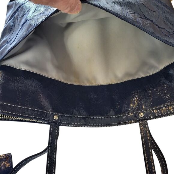Coach Peyton Patent Leather Shoulder Tote Navy Embossed C Logo No. G1281-F19198 - Picture 13 of 15